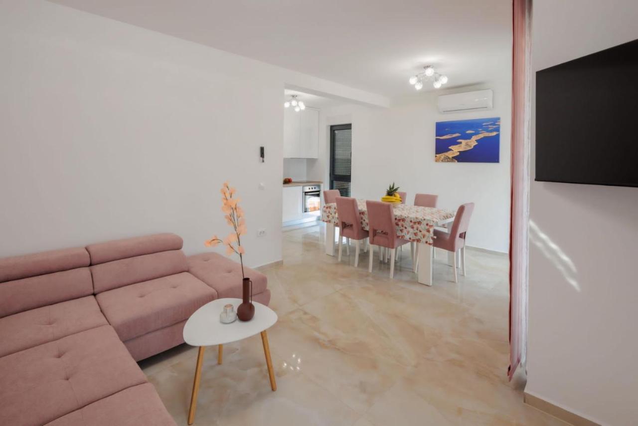 Villa Gizella Свети свети Филип и Яков Екстериор снимка